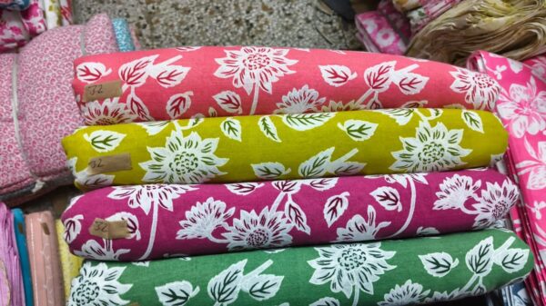 fabric (15) Large Floral Printed Cotton Fabric