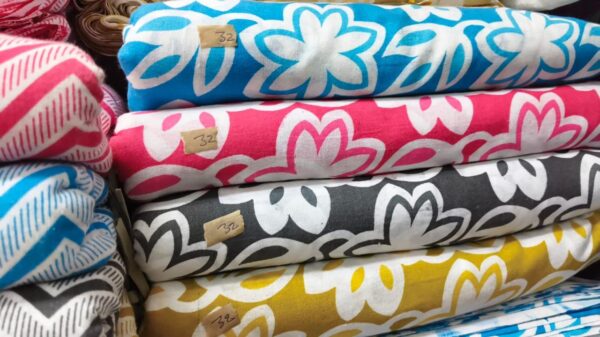 fabric (17) Large Floral Printed Cotton Fabric